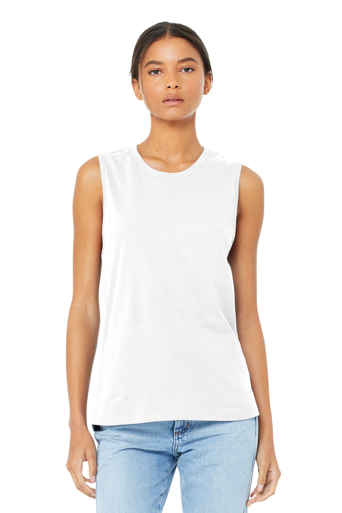 Relaxed fit Tear-away label Low-cut armholes Side seamed 4.2 - White