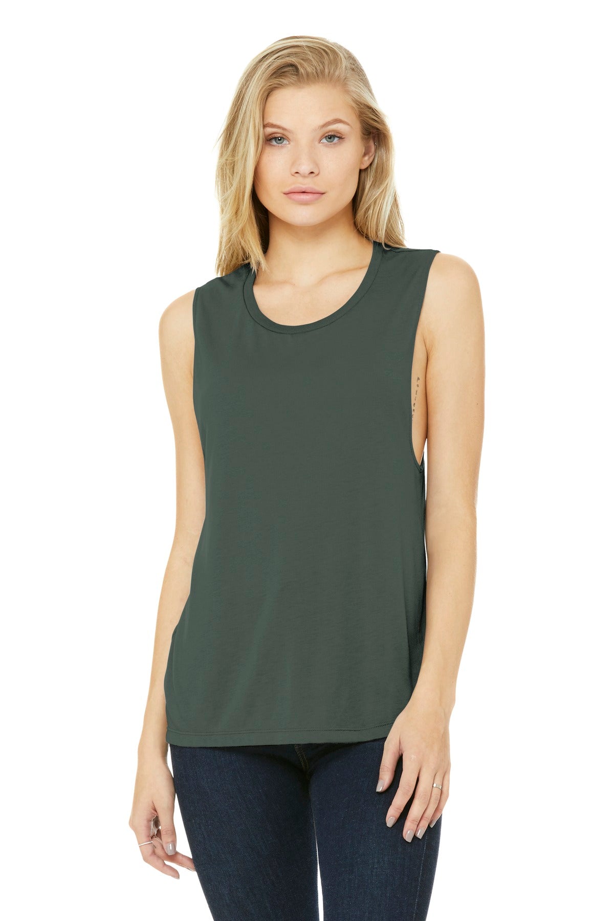 Relaxed drapey fit Tear-away label Side seamed Low-cut armho - Military Green