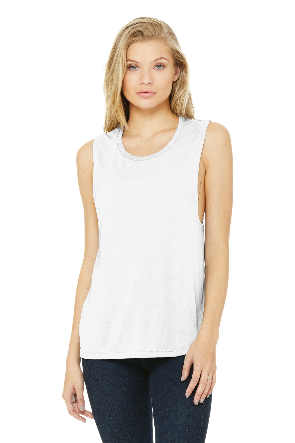 Relaxed drapey fit Tear-away label Side seamed Low-cut armho - White
