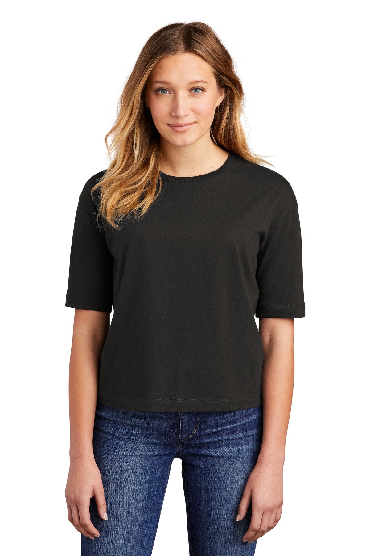 Boxy but not cropped this tee is just the look with high-wai - Black