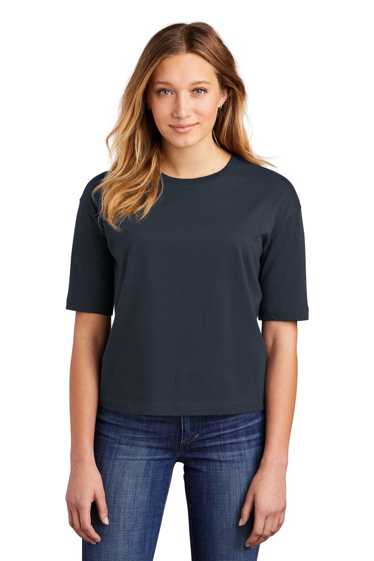 Boxy but not cropped this tee is just the look with high-wai - New Navy