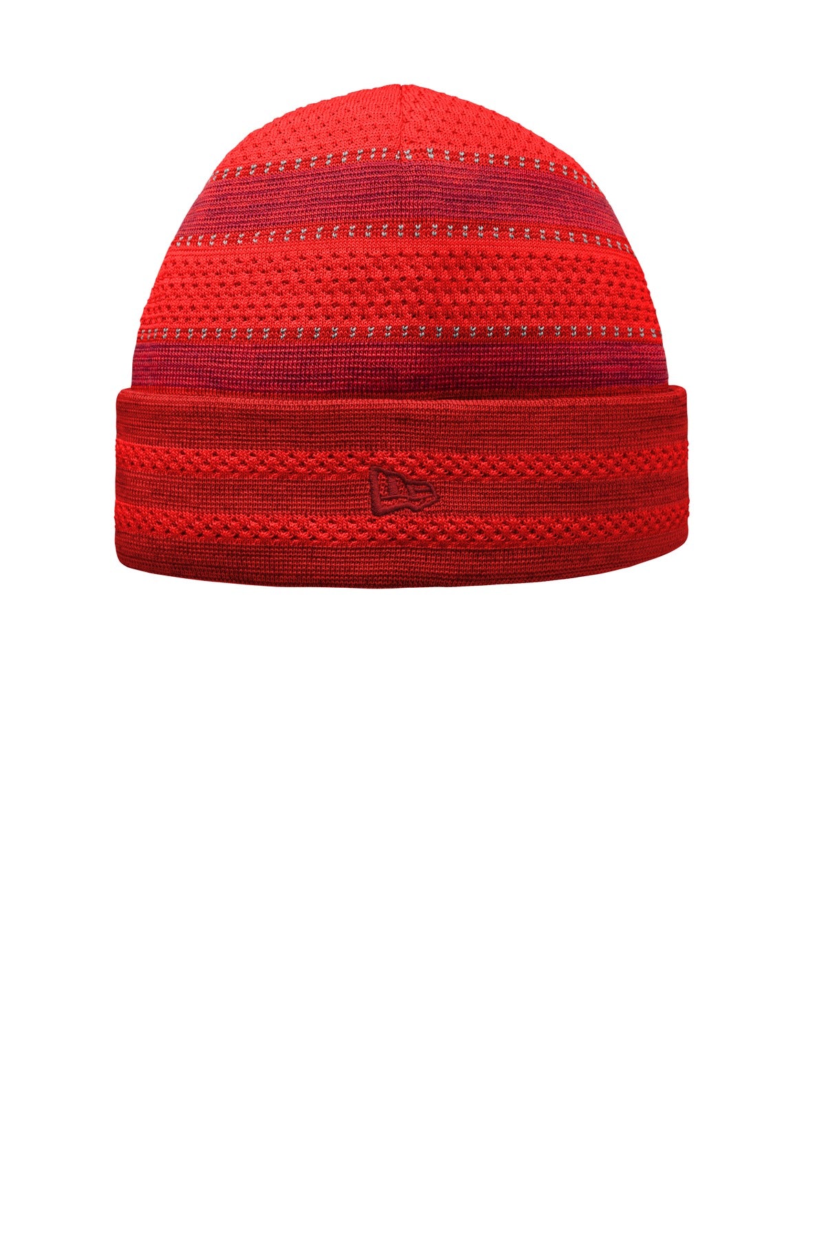 This fleece-lined fine-knit beanie is often spotted on the sidelines of pro football games. A tonal 