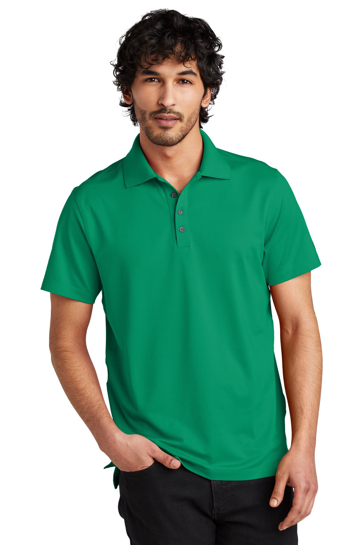 A sleek breathable and ultra-urban style that evokes functio - Green Shift